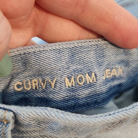 American Eagle Curvy Mom Jean Distressed Lt Wash Denim Jeans Shredded Raw Hem 6 - Picture 5 of 10
